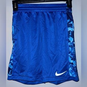 Boys blue Nike basketball shorts size medium